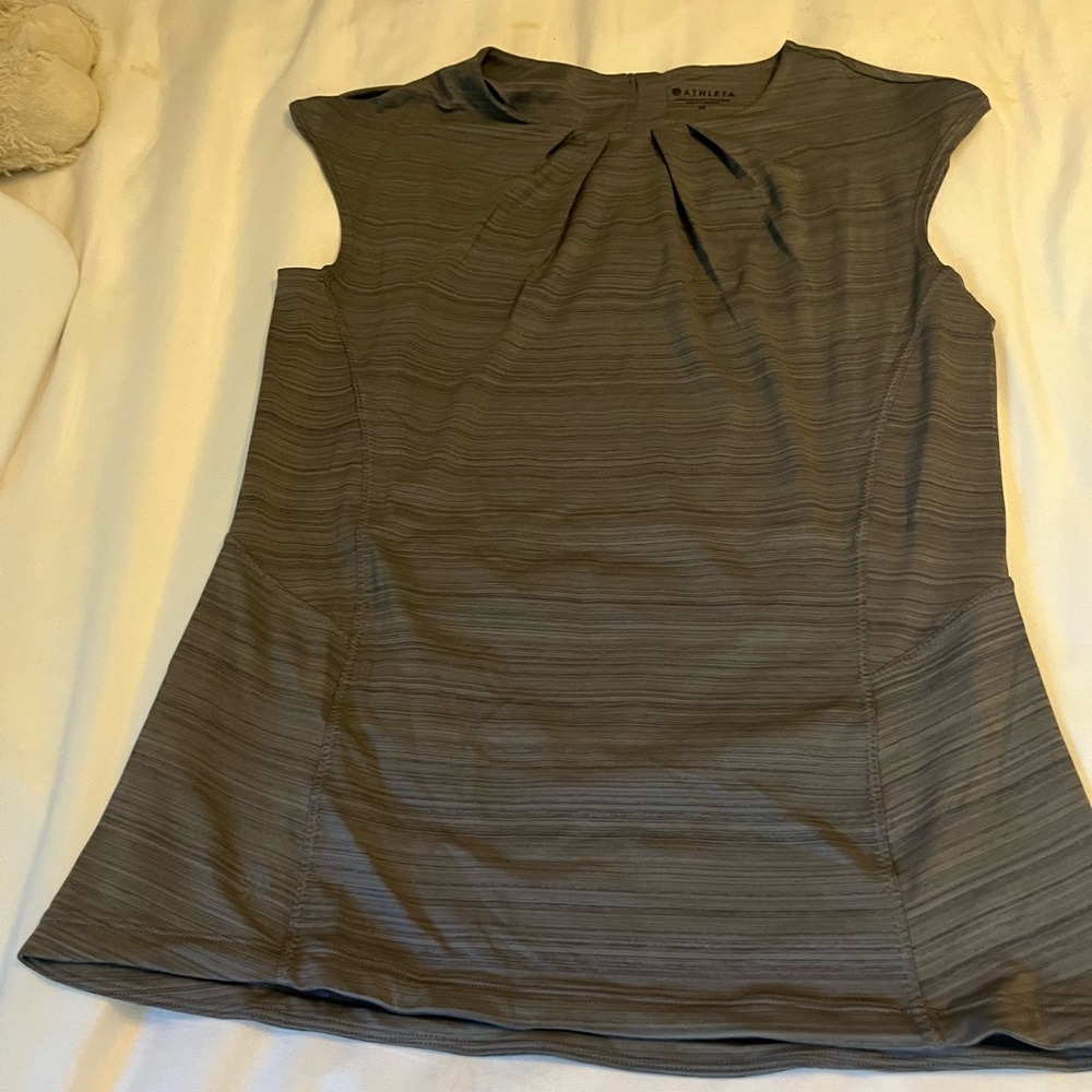 Athleta dark grey rash guard